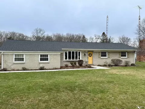 1424 Indian Crk, Temperance, MI 48182