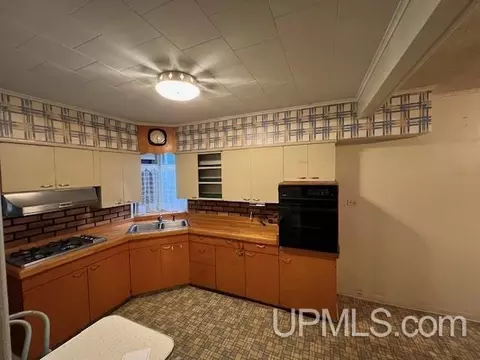 710 Prospect, Munising, MI 49862 photo 9