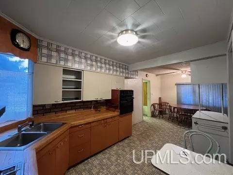 710 Prospect, Munising, MI 49862 photo 5
