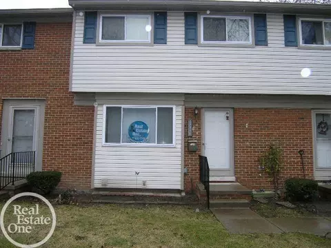 25819 Salem, Roseville, MI 48066