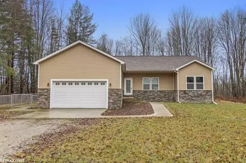 7303 Sparling, Kimball, MI 48074