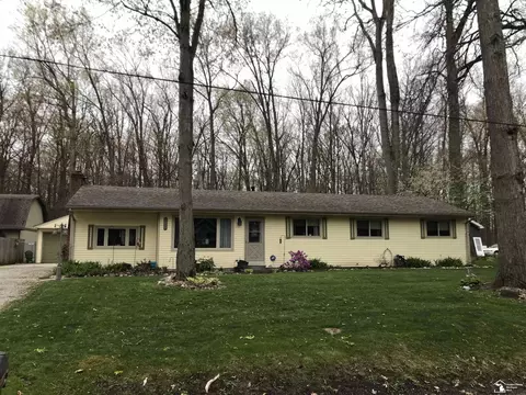 2855 Thunderbird, Lambertville, MI 48144