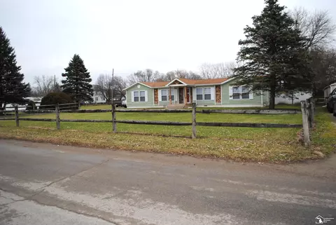 1061 Union, Monroe, MI 48161 photo 4