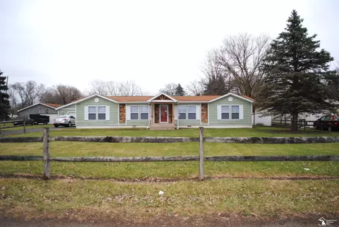 1061 Union, Monroe, MI 48161 photo 2