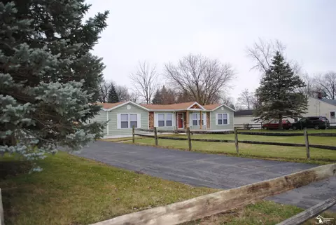 1061 Union, Monroe, MI 48161 photo 3