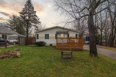 806 Community, Lansing, MI 48906