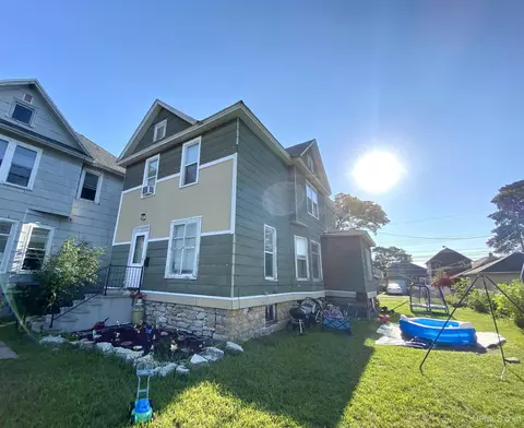 319 S 10th, Escanaba, MI 49829
