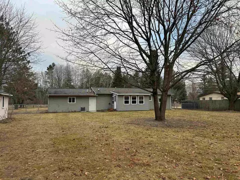 Exterior - 4075 W Pratt Lk, Gladwin, MI 48624 photo 7 of 14