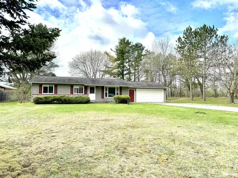 4075 W Pratt Lk, Gladwin, MI 48624