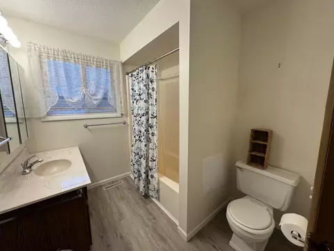 Bath - 4075 W Pratt Lk, Gladwin, MI 48624 photo 2 of 2