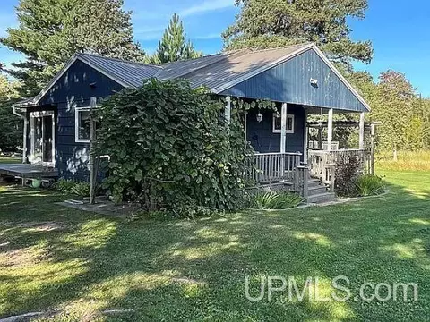 17811 Lee, L'anse, MI 49946