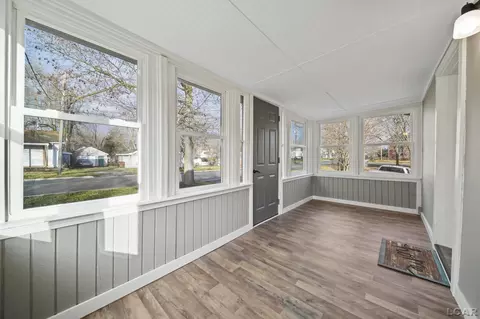 712 N Locust, Adrian, MI 49221 photo 4
