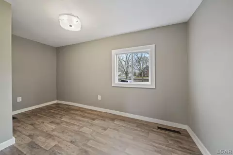 712 N Locust, Adrian, MI 49221 photo 9