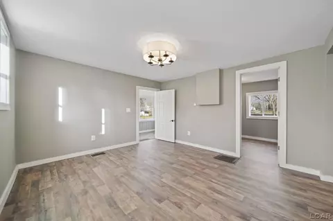 712 N Locust, Adrian, MI 49221 photo 6