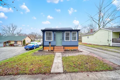 712 N Locust, Adrian, MI 49221 photo 2