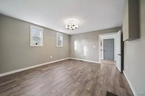 712 N Locust, Adrian, MI 49221 photo 8
