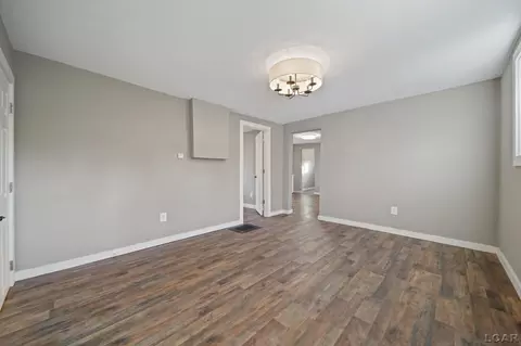 712 N Locust, Adrian, MI 49221 photo 7