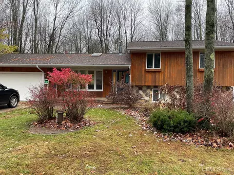 6821 M75, Escanaba, MI 49829