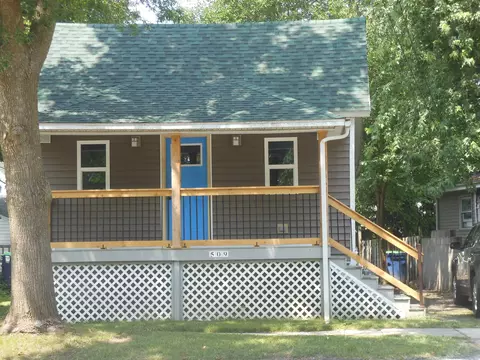 509 Woodside Ln, Bay City, MI 48708