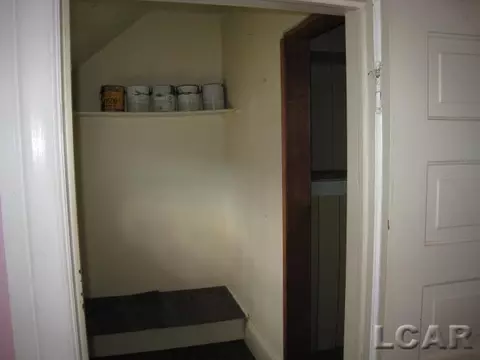 129 Bates, Jackson, MI 49202 photo 37