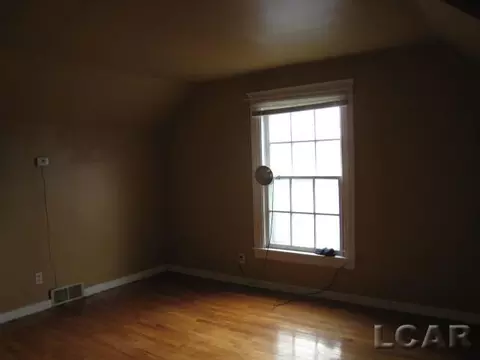 129 Bates, Jackson, MI 49202 photo 32