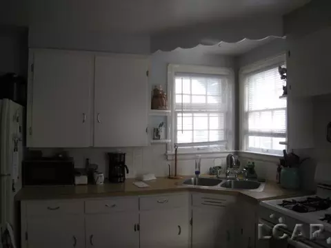 129 Bates, Jackson, MI 49202 photo 8