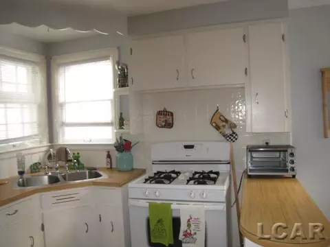 129 Bates, Jackson, MI 49202 photo 7