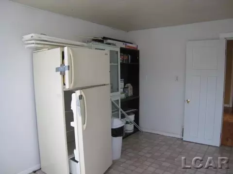 129 Bates, Jackson, MI 49202 photo 28