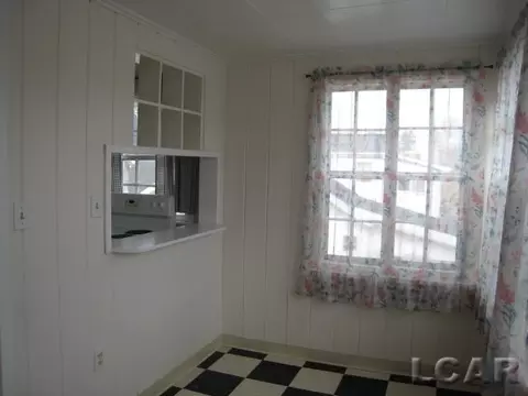 129 Bates, Jackson, MI 49202 photo 43