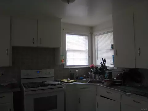 129 Bates, Jackson, MI 49202 photo 18