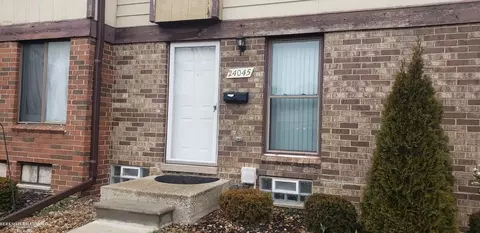 24045 Grange #23, Clinton Township, MI 48036