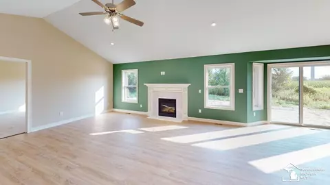 Living - 4935 Skylark, Monroe, MI 48161 photo 2 of 2