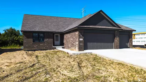 Exterior - 4935 Skylark, Monroe, MI 48161 photo 4 of 4