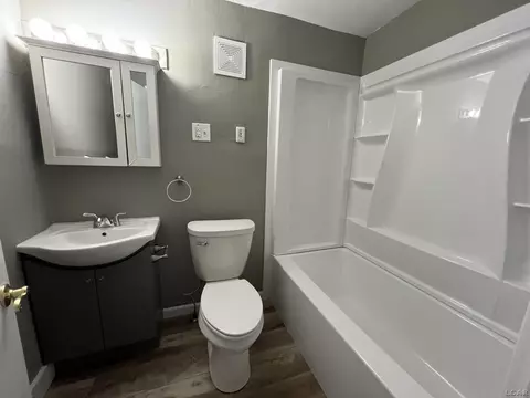 539 James, Adrian, MI 49221 photo 9