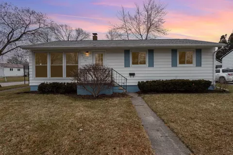 2001 S Brentwood, Essexville, MI 48732