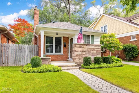 472 Manor, Grosse Pointe Farms, MI 48236