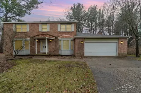 1315 Evamar, Midland, MI 48640