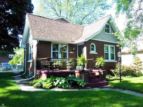 2110 White, Port Huron, MI 48060