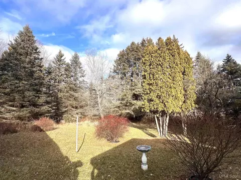 5398 18th, Escanaba, MI 49829 photo 3