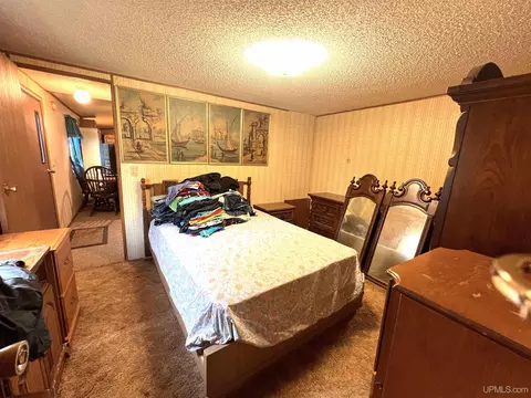 5398 18th, Escanaba, MI 49829 photo 7