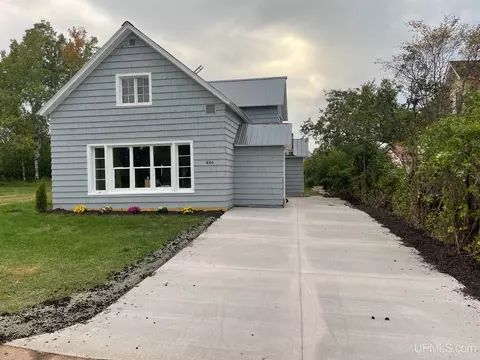 446 E, Ishpeming, MI 49849