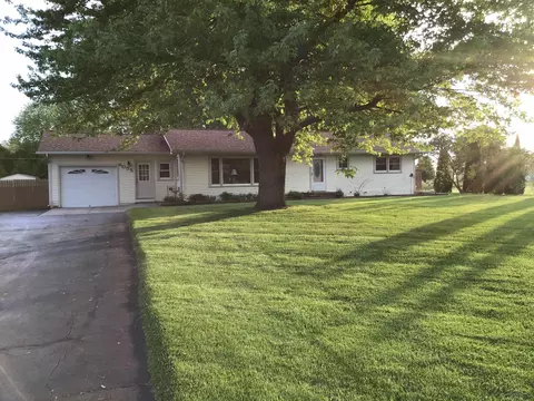 6055 N N Riv, Freeland, MI 48623