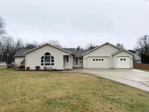 300 W Maple, Saint Charles, MI 48655