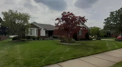 22600 Bluewater, Macomb, MI 48044 photo 7