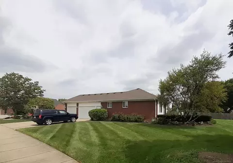 22600 Bluewater, Macomb, MI 48044 photo 2