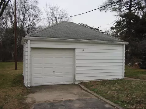7867 Ruby, Utica, MI 48317 photo 3