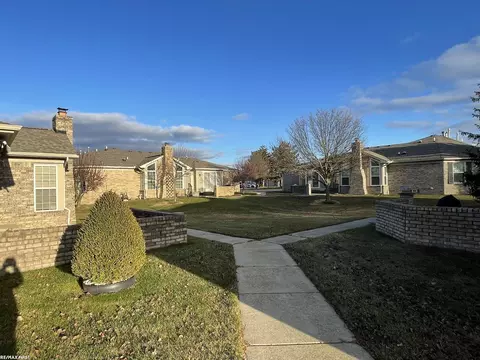 50170 Sebring, Macomb, MI 48044 photo 5