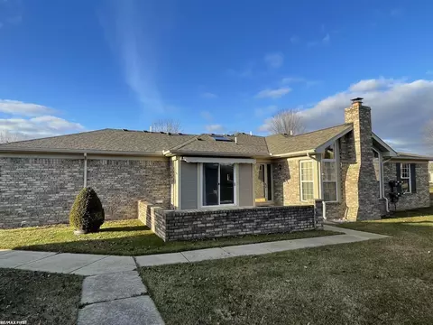 50170 Sebring, Macomb, MI 48044 photo 2