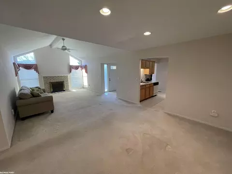 50170 Sebring, Macomb, MI 48044 photo 9