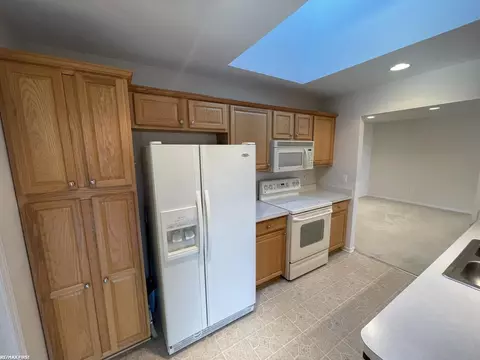 50170 Sebring, Macomb, MI 48044 photo 12
